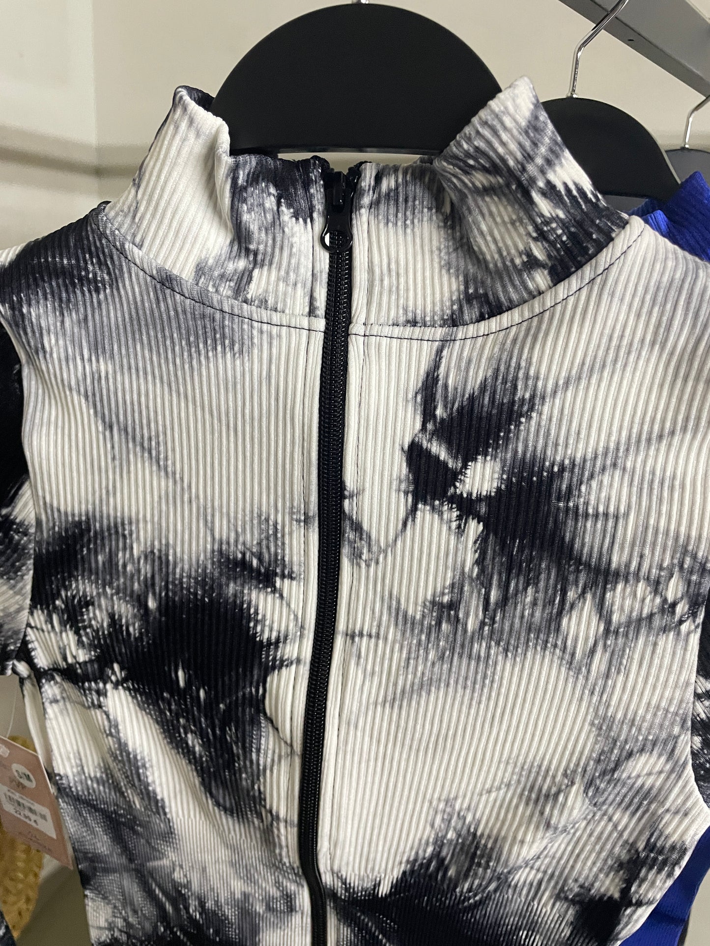 🎀Mono tie dye🎀