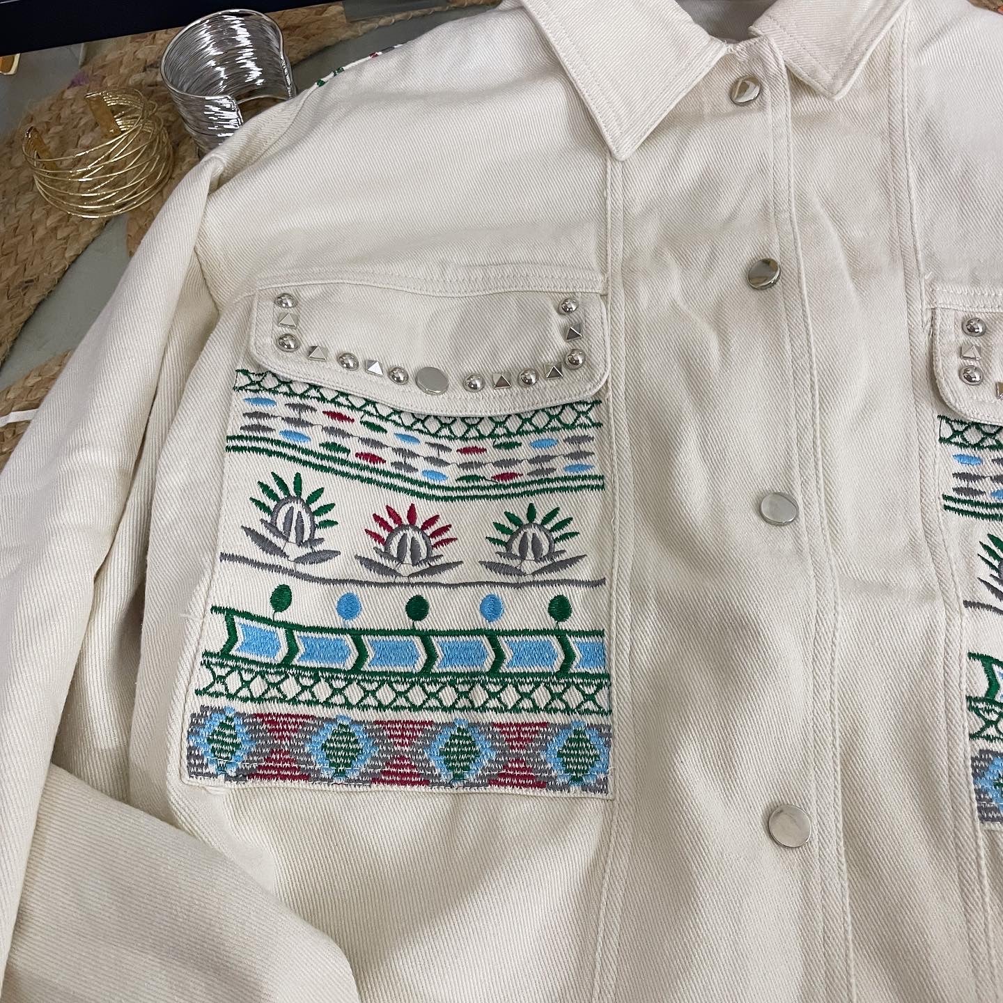 🎀Chaqueta vaquera blanca flecos
