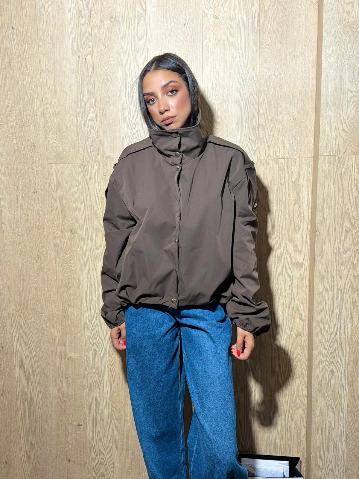 Chaqueta botón con detalle hombro