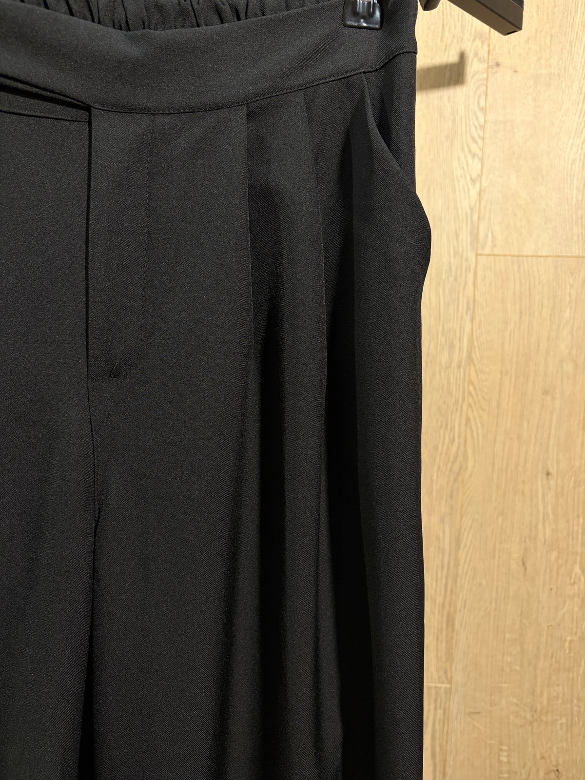 Pantalon bombacho detalle cintura