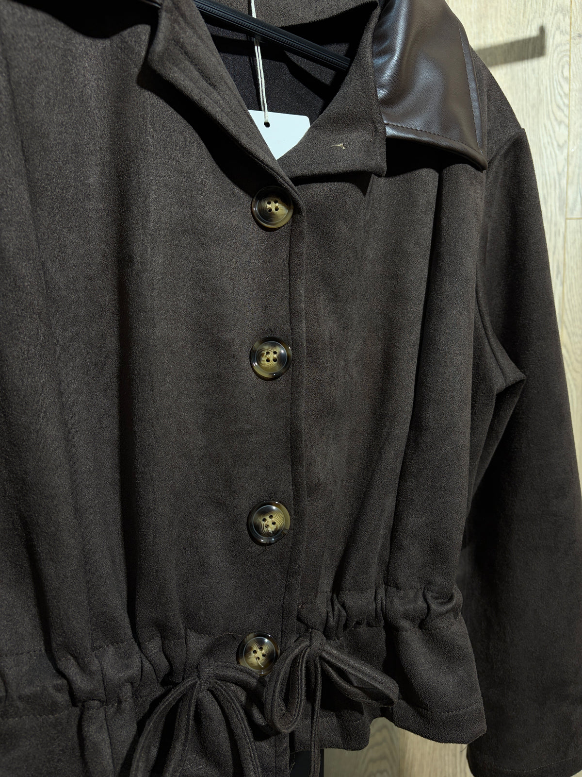 Chaqueta botón antelina