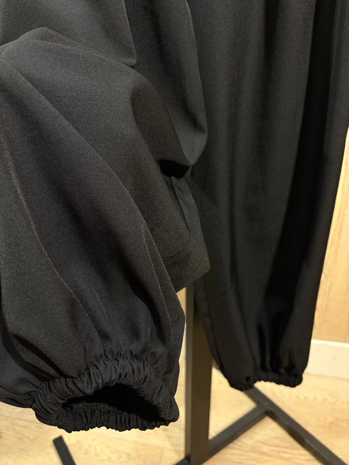 Pantalon bombacho detalle cintura