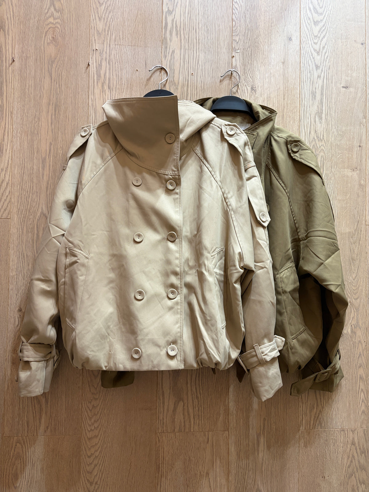 Chaqueta gabardina corta