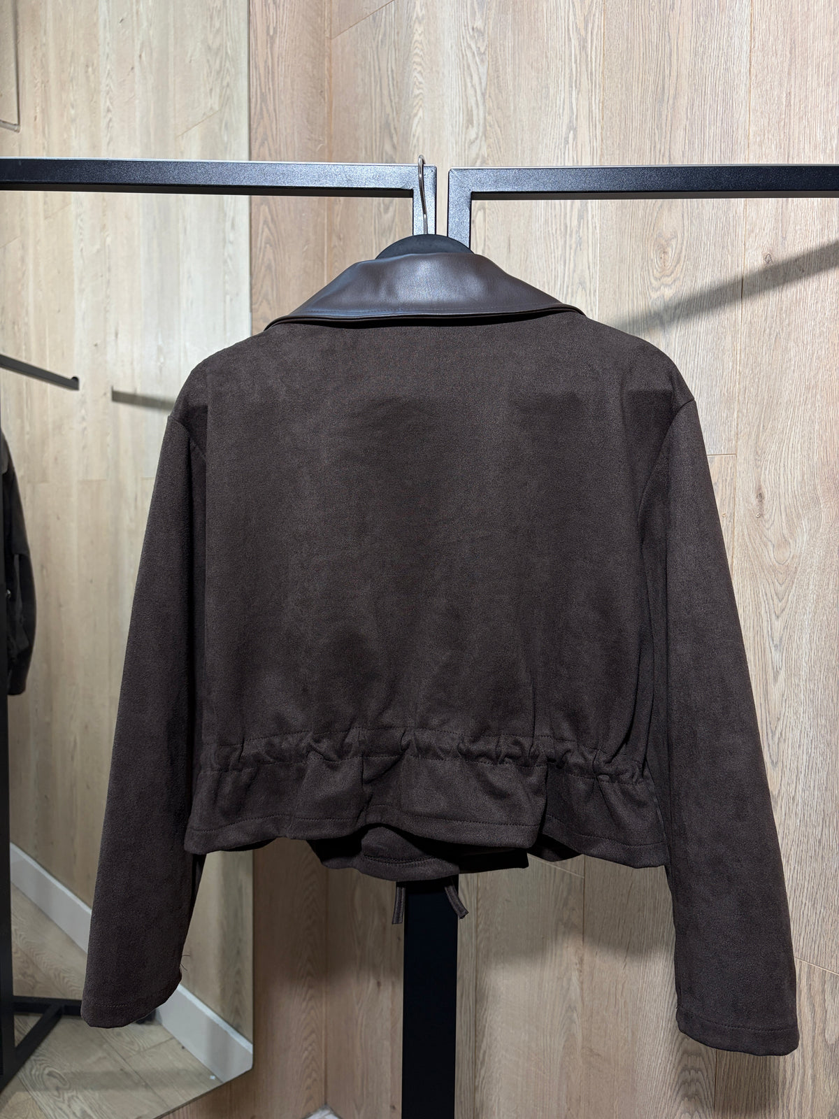 Chaqueta botón antelina