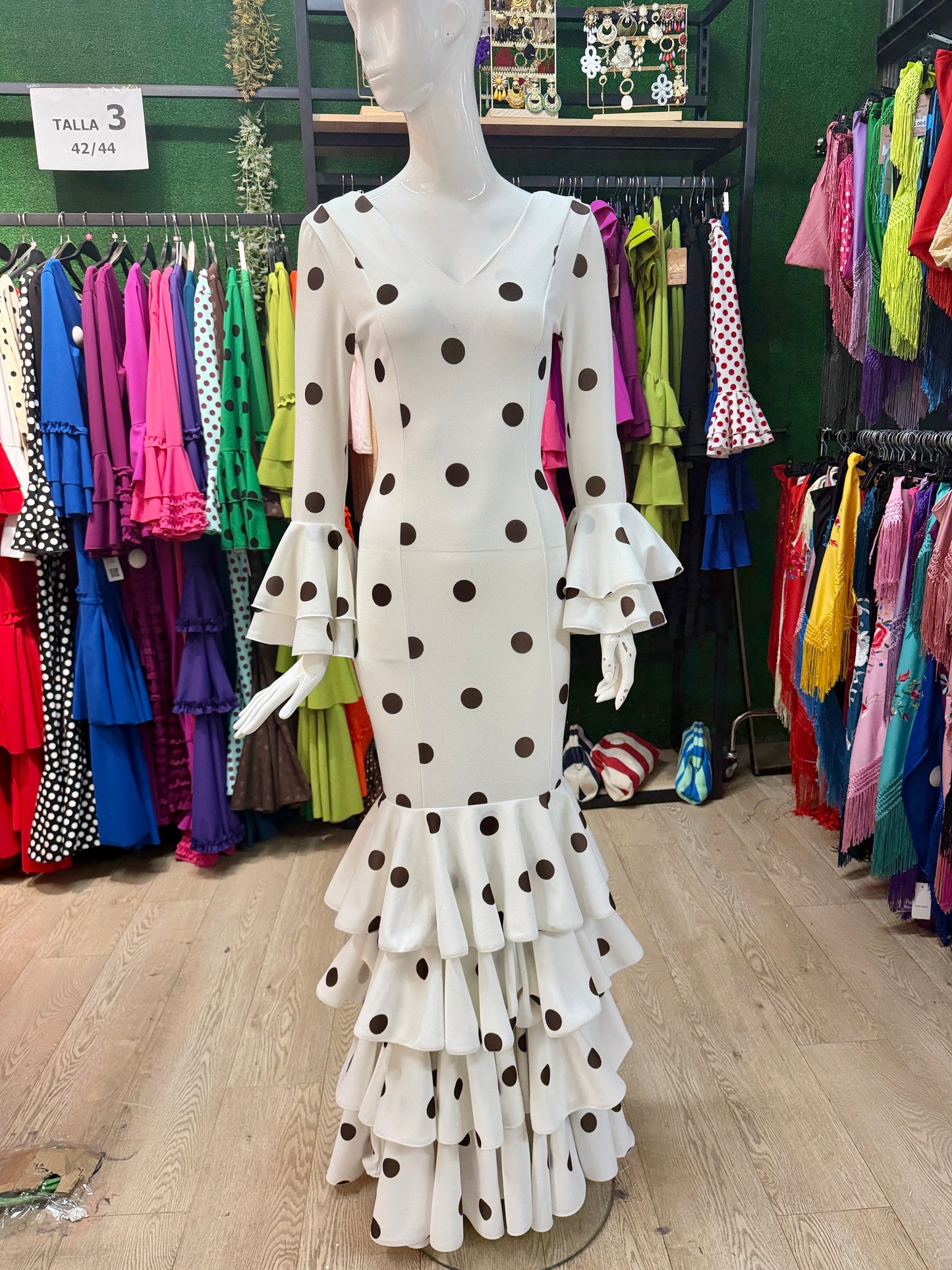 Traje flamenca blancos con lunares marrón oscuros  XS/S