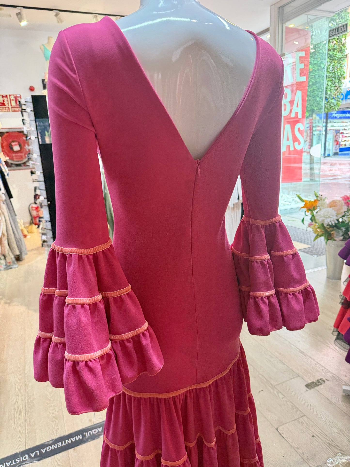 Traje flamenca rosa chicles canastero