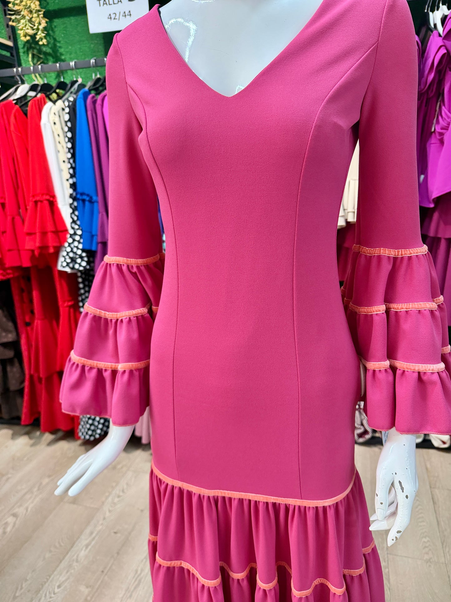 Traje flamenca rosa chicles canastero