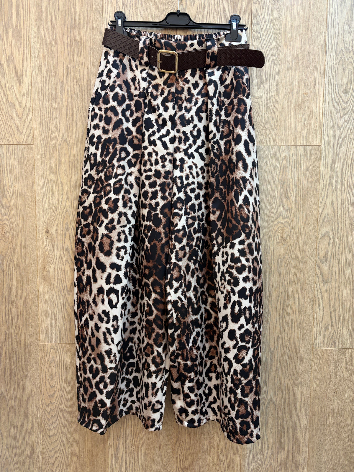 Pantalón leopardo cinturón