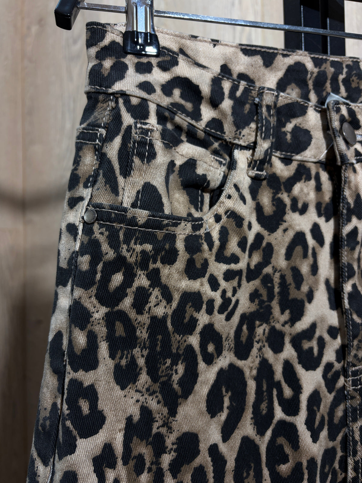 Pantalon leopardo