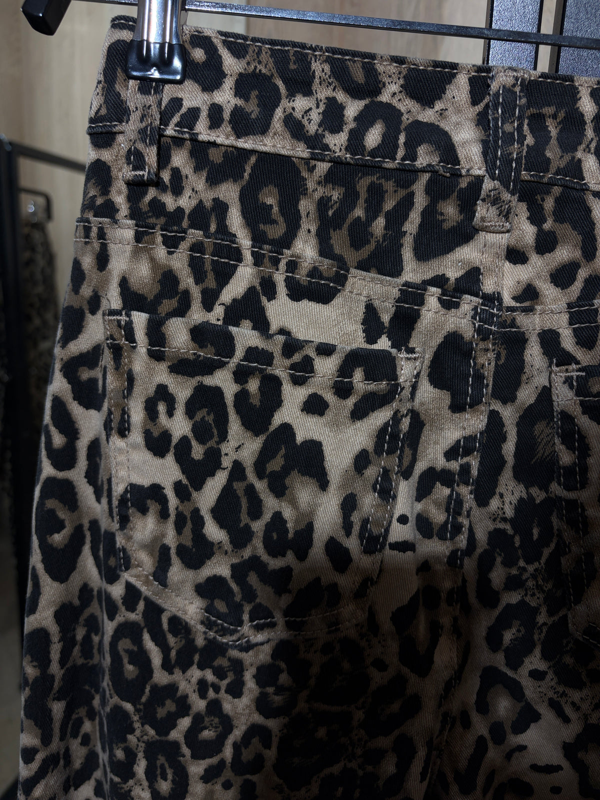 Pantalon leopardo
