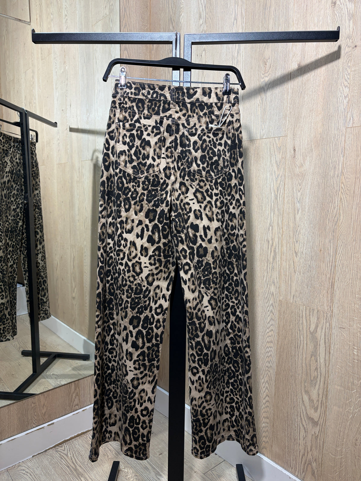 Pantalon leopardo