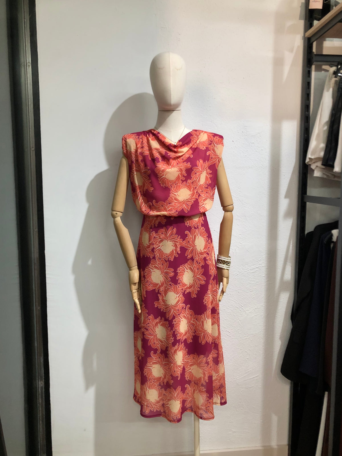 💕Vestido midi  hombrera 💕