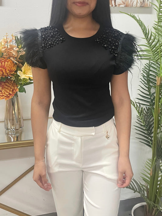 Camiseta de perla y pluma
