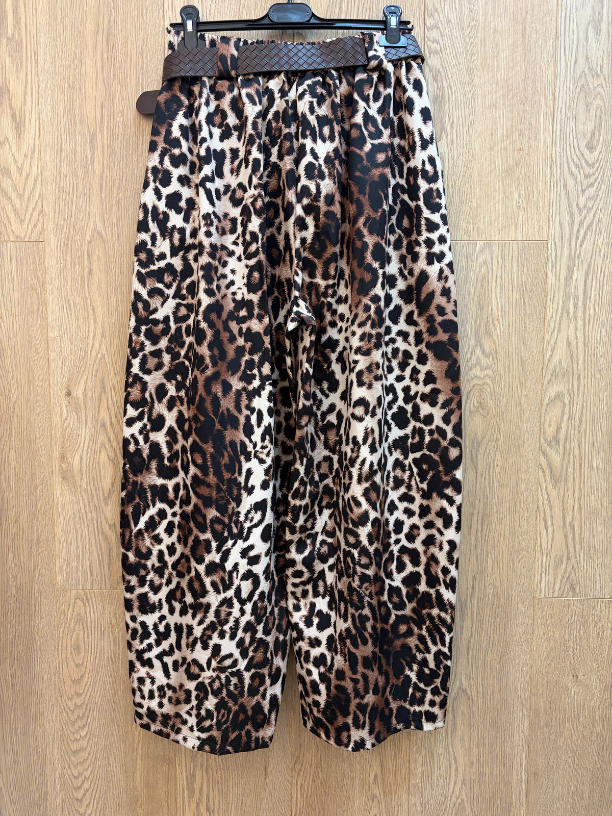 Pantalón leopardo cinturón