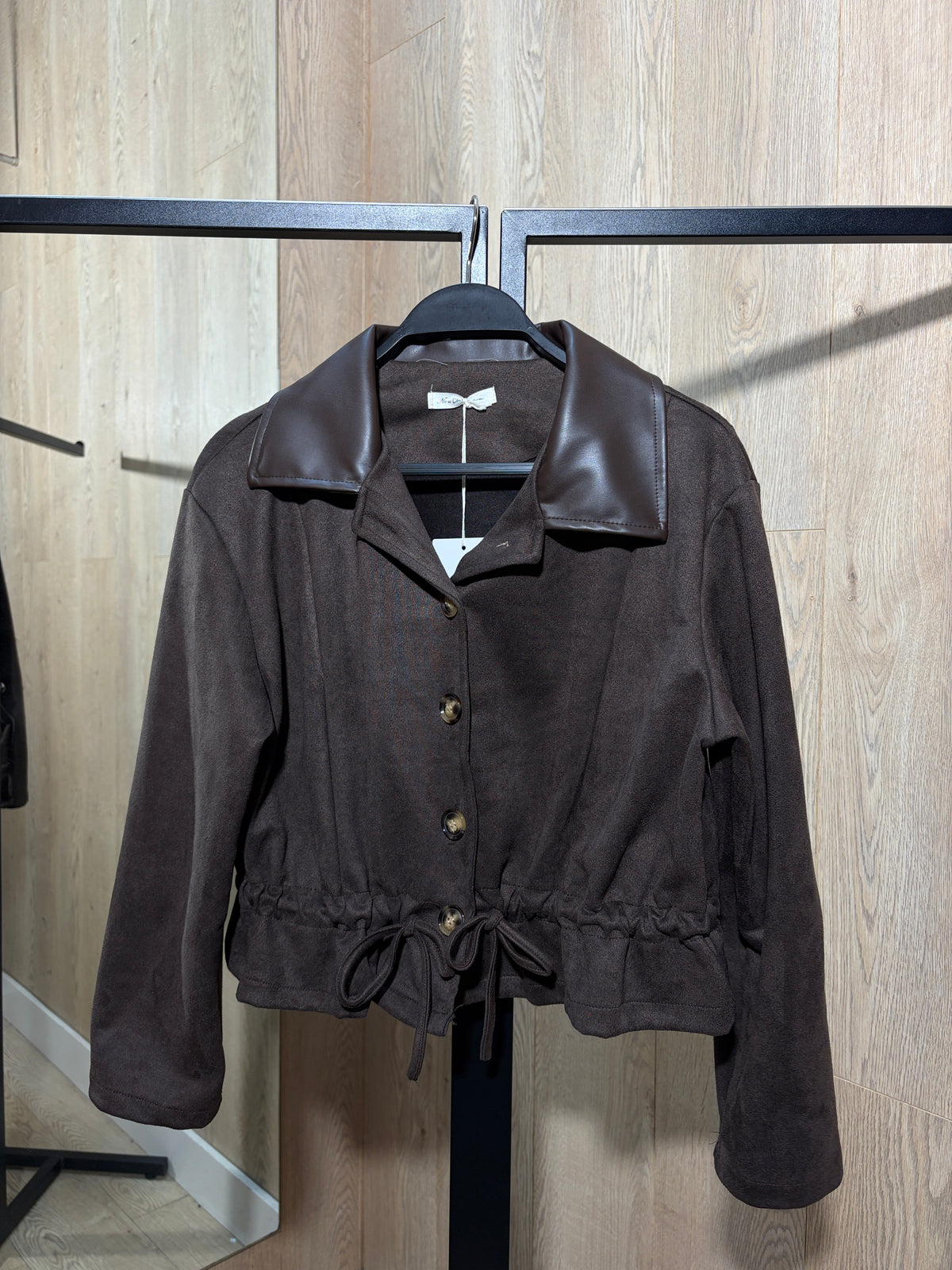 Chaqueta botón antelina