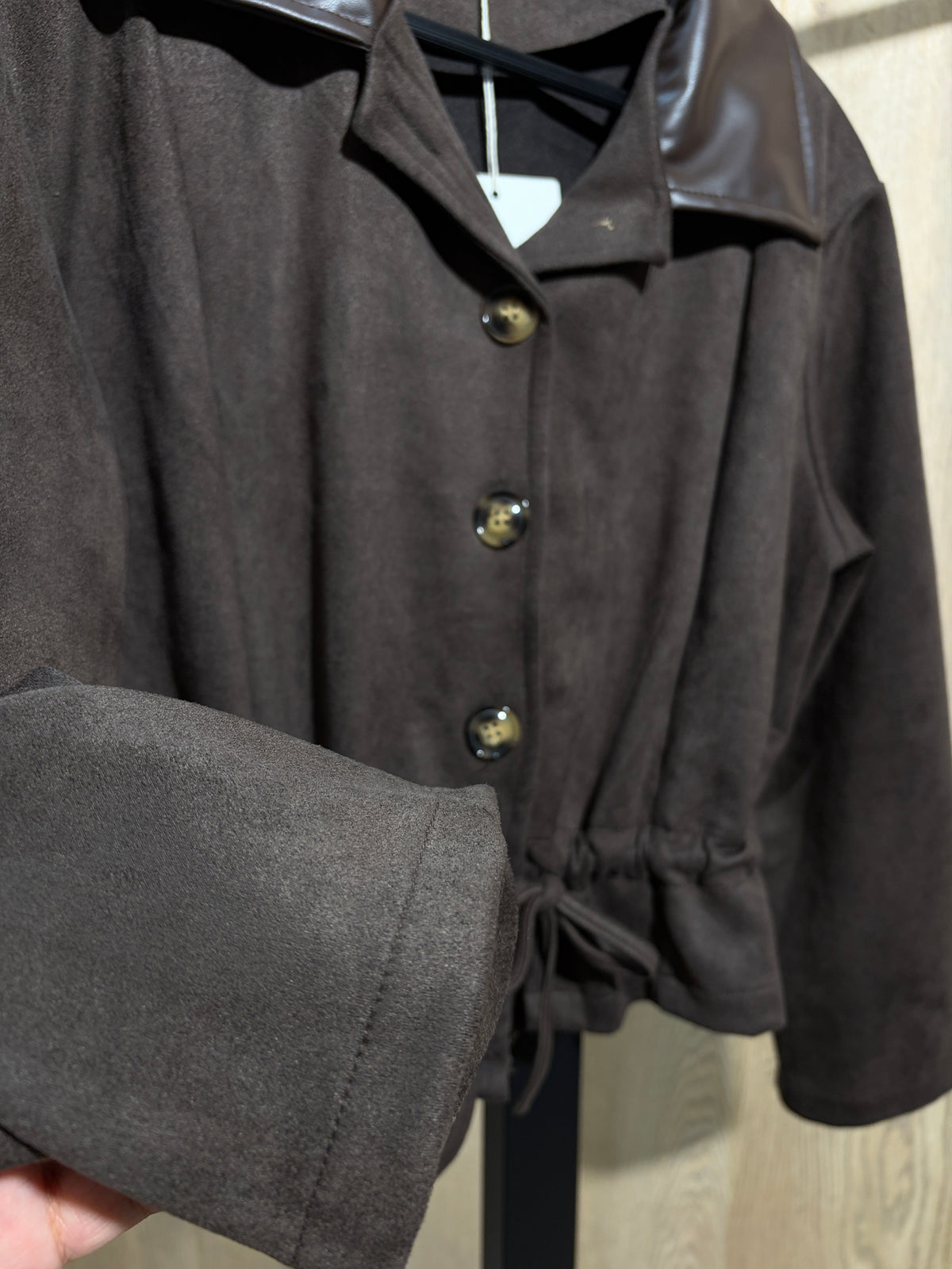 Chaqueta botón antelina